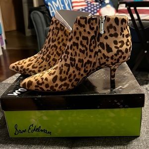 Brand New size 5 Sam Edelman Kadison.  Kitten heel.  Brown and Tan.